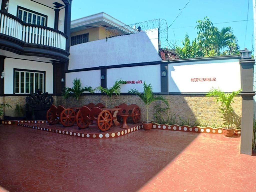 Mayon Backpackers Hostel Legazpi Extérieur photo